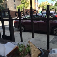 8/27/2015 tarihinde Bridgette B.ziyaretçi tarafından Lunchbox Brooklyn'de çekilen fotoğraf