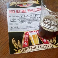 รูปภาพถ่ายที่ St. Louis Brewers Heritage Festival โดย Peter H. เมื่อ 6/15/2013