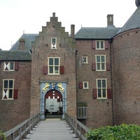 Das Foto wurde bei Kasteel Ammersoyen von Martijn S. am 8/7/2016 aufgenommen