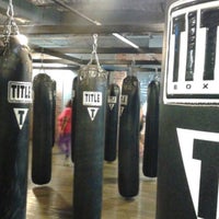 Photo prise au TITLE Boxing Club South Tampa par ꜱᴀꜱ 🧤 le7/18/2018