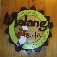 Das Foto wurde bei Malanga Cafe von Millie D. am 4/28/2012 aufgenommen