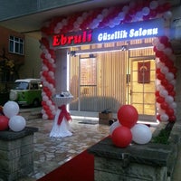 Photo taken at Ebruli Güzellik Salonu by Ömer S. on 12/31/2013