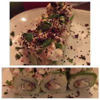 Photo prise au The Sushi &amp; Salads, Co par lady b. le9/26/2015