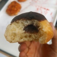 6/8/2014에 AJ K.님이 Serious Donut Co에서 찍은 사진