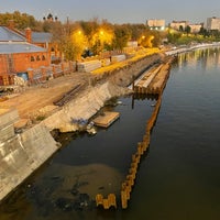 Photo taken at Новоспасский мост / Novospassky Bridge by Алексей G. on 10/8/2021