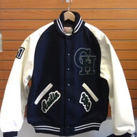 8/7/2013にLetter Jacket LoungeがLetter Jacket Loungeで撮った写真