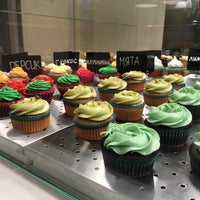Photo taken at Cup Cakes by Serguei T. on 8/23/2014