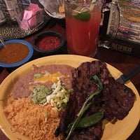 Das Foto wurde bei Tapatio Mexican Restaurant von Tabú! L. am 1/10/2016 aufgenommen
