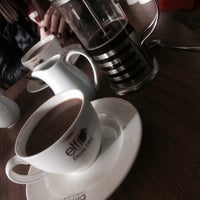 รูปภาพถ่ายที่ CAMELOT PLUS CAFE โดย Gizem เมื่อ 12/22/2018