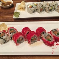 Снимок сделан в Uni Sushi пользователем Lauren E. 7/30/2017