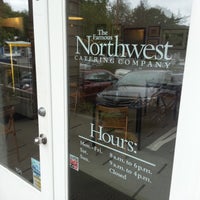 รูปภาพถ่ายที่ The Famous Northwest Catering Company โดย The Famous Northwest Catering Company เมื่อ 8/7/2013