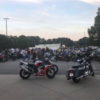 Foto scattata a Harley-Davidson of Greenville da Alejandro G. il 6/8/2017