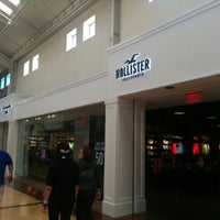 hollister in woodfield mall