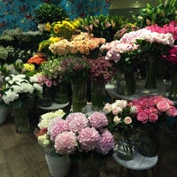 Photo taken at Bliss Flowers UAE by Анечка Б. on 7/22/2015