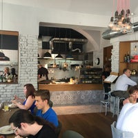 Foto tirada no(a) Nejen Bistro por Nikos K. em 8/4/2016