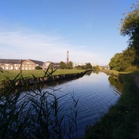 Photo taken at New River Path (East Harringay) by Ашли . on 9/15/2019