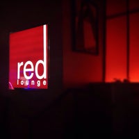 Foto tirada no(a) Red Lounge por Caitlin W. em 2/2/2014