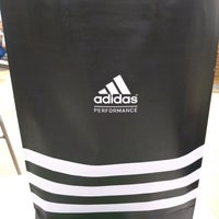 adidas - Tienda de artículos deportivos en Niquía