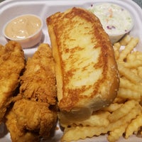 Photo taken at Raising Cane&amp;#39;s Chicken Fingers by hawaiiblog on 5/31/2019