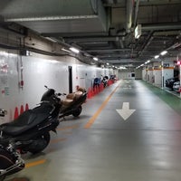 横浜市山下町地下駐車場 Parking In 関内