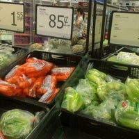 Photo taken at NTUC Fairprice by Nohvee D. on 9/16/2012