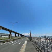 Photo taken at 多摩川0kmポイント by ichiyana on 7/22/2021