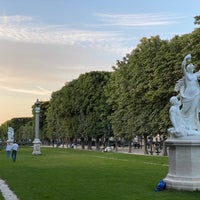 Photo taken at Jardin des Grands Explorateurs Marco Polo et Cavelier-de-la-Salle by Robert S. on 8/15/2021