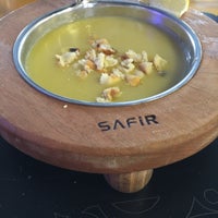 Das Foto wurde bei Safir Ocakbaşı ve Restaurant von yeliz💎 a. am 2/5/2016 aufgenommen