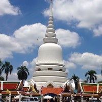 Photo taken at Wat Phra Si Mahathat by namwaan on 9/6/2015
