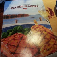Photo taken at Red Lobster by Fe I. on 9/17/2012
