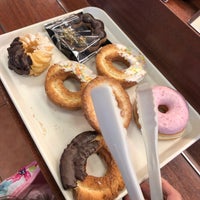 Photo taken at Mister Donut by Lazulin ☀. on 1/13/2019