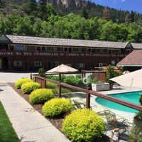 peaks lodge springs twin western