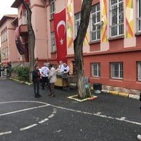 Photo taken at Beyoğlu Ticaret Meslek Lisesi by Murat G. on 5/6/2017