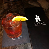 Photo taken at Vista Cocktail Lounge by Antonio Carlos Martins on 9/21/2019