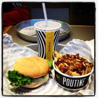 10/7/2012 tarihinde Samm H.ziyaretçi tarafından South St. Burger'de çekilen fotoğraf
