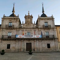 Das Foto wurde bei Ayuntamiento de Ponferrada von Eloi G. am 8/15/2021 aufgenommen
