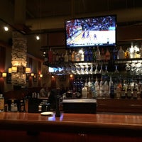 2/3/2016 tarihinde Andy N.ziyaretçi tarafından Bar Louie'de çekilen fotoğraf