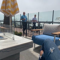 รูปภาพถ่ายที่ Balboa Bay Resort โดย A เมื่อ 8/14/2019