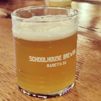 รูปภาพถ่ายที่ Schoolhouse Brewing โดย Tony D. เมื่อ 9/4/2022