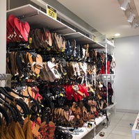 Photo taken at Forever 21 by Ziv S. on 7/20/2018