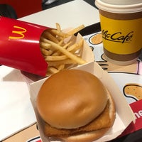 Photo taken at McDonald&amp;#39;s &amp;amp; McCafé by Zeq C. on 6/8/2019
