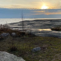 Photo taken at Uunisaaren ranta by Juhani P. on 11/23/2019