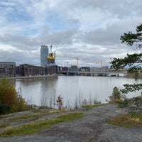 Photo taken at Mustikkamaan kalliot by Juhani P. on 10/6/2019