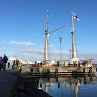 Photo taken at Vallisaaren laivalaituri by Juhani P. on 10/17/2015