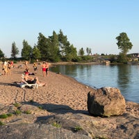 Photo taken at Uunisaaren ranta by Juhani P. on 7/25/2018