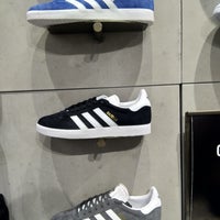 Adidas Commerce de detail d articles de sport a Serris