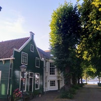 Photo taken at Oud Velsen by Petri on 7/4/2018