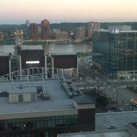 รูปภาพถ่ายที่ Renaissance Cincinnati Downtown Hotel โดย mkb B. เมื่อ 5/8/2017
