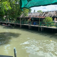 Photo taken at Klong Lat Mayom Floating Market by Naii on 7/2/2023