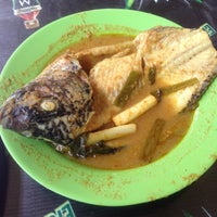 Review Warung Gulai Kepala Ikan 